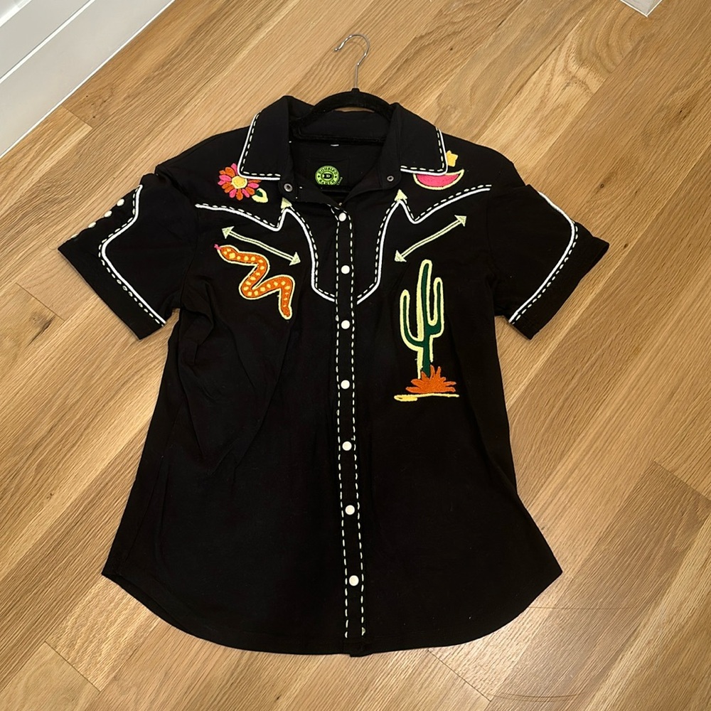 Double D Ranch Embroidered Top size Medium